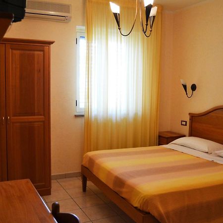 Hotel Ristorante L'Avvenire Gizzeria Bilik gambar