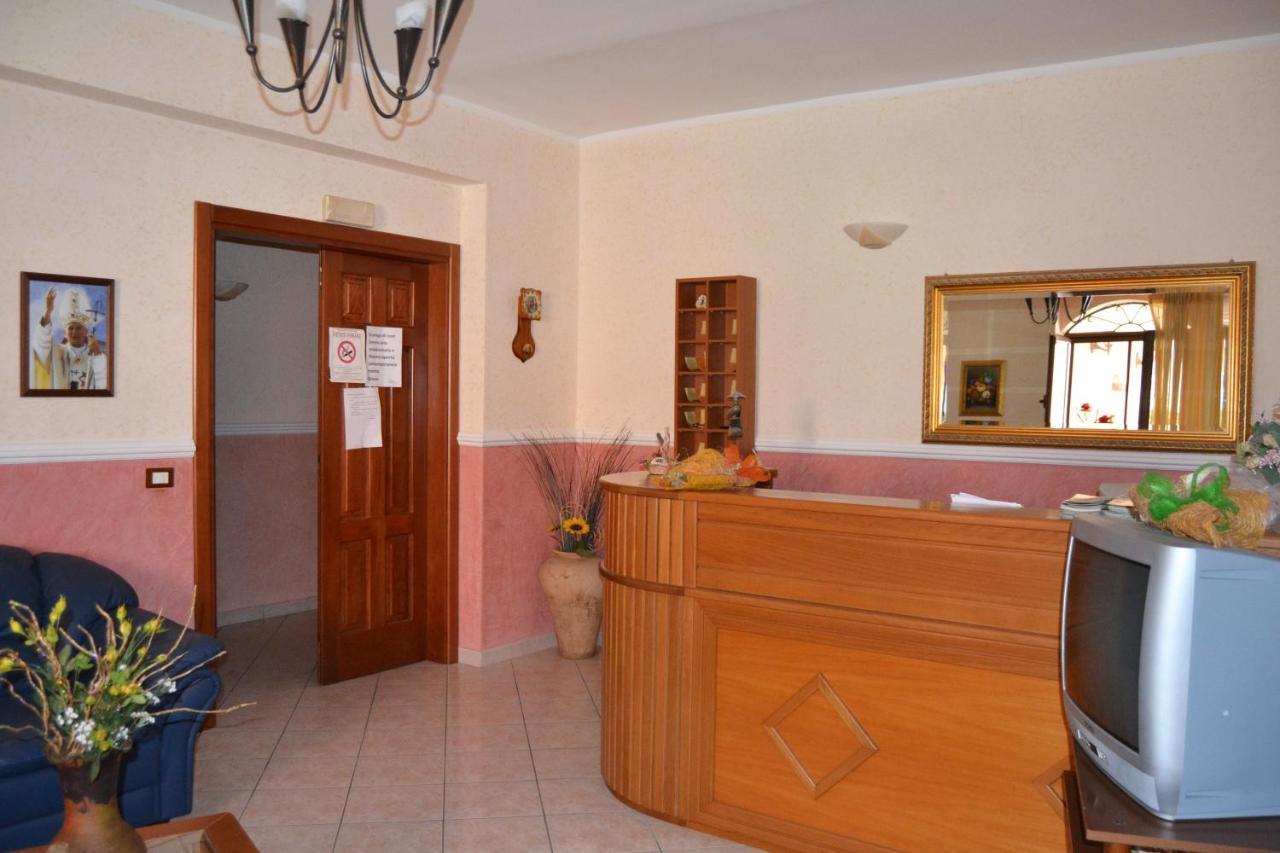 Hotel Ristorante L'Avvenire Gizzeria Luaran gambar