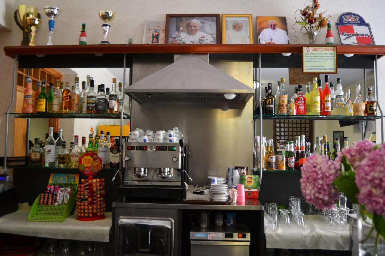 Hotel Ristorante L'Avvenire Gizzeria Luaran gambar
