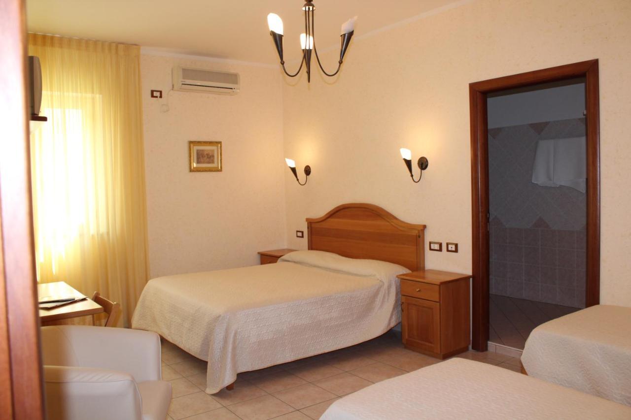 Hotel Ristorante L'Avvenire Gizzeria Luaran gambar