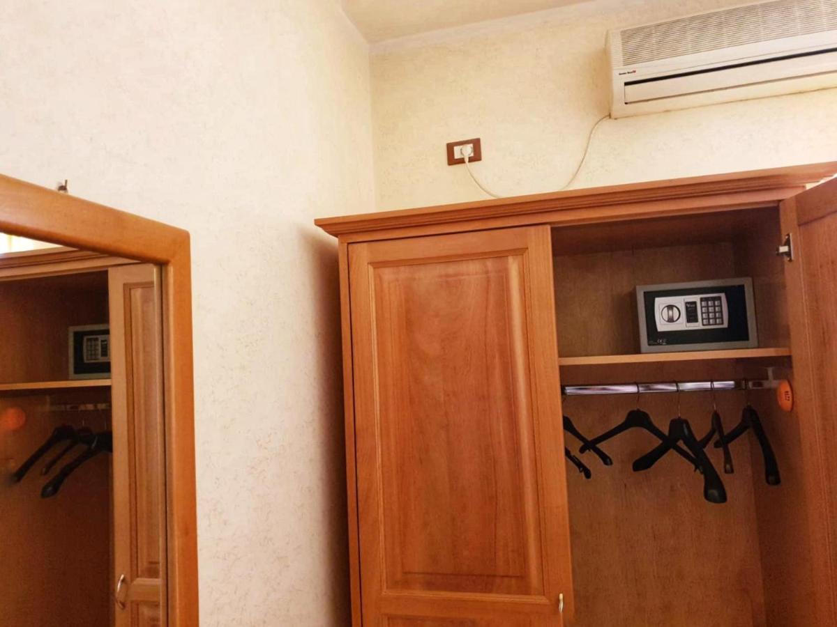 Hotel Ristorante L'Avvenire Gizzeria Luaran gambar