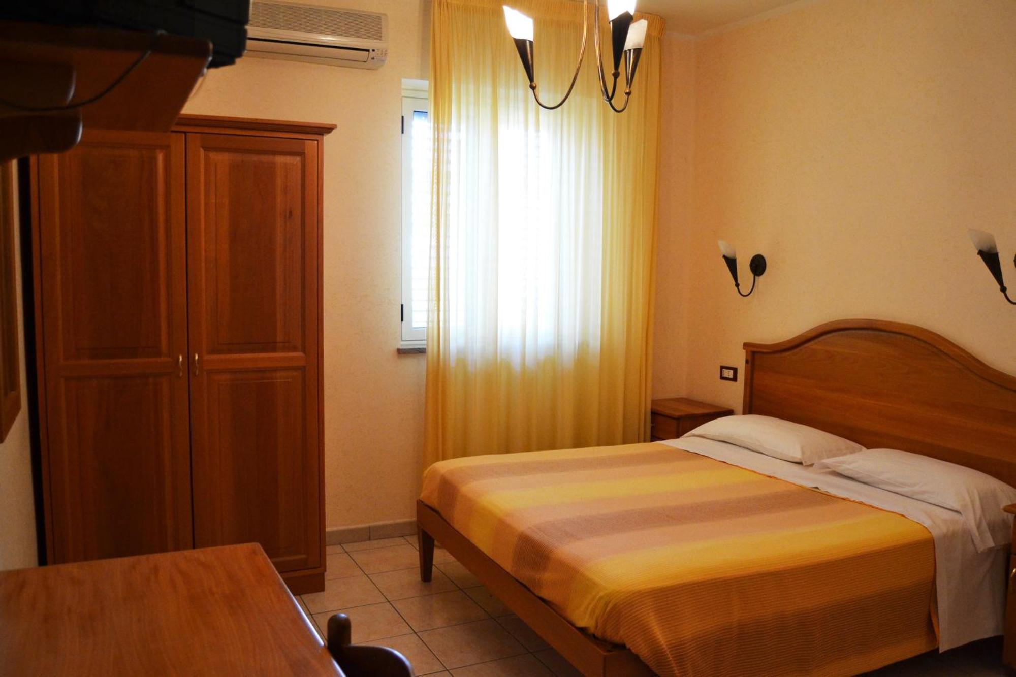 Hotel Ristorante L'Avvenire Gizzeria Bilik gambar